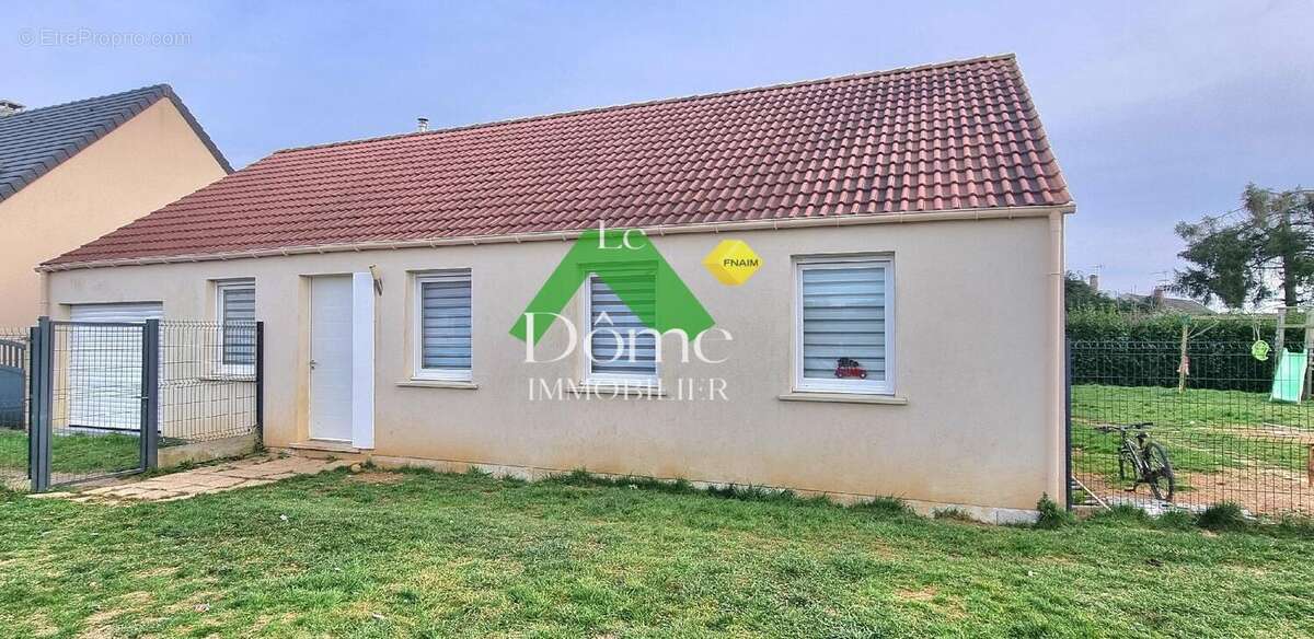 Maison à LACHAPELLE-SAINT-PIERRE