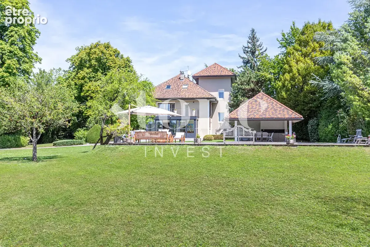 Maison de Maître avec Piscine proche de la Frontière Suisse - photo 1
