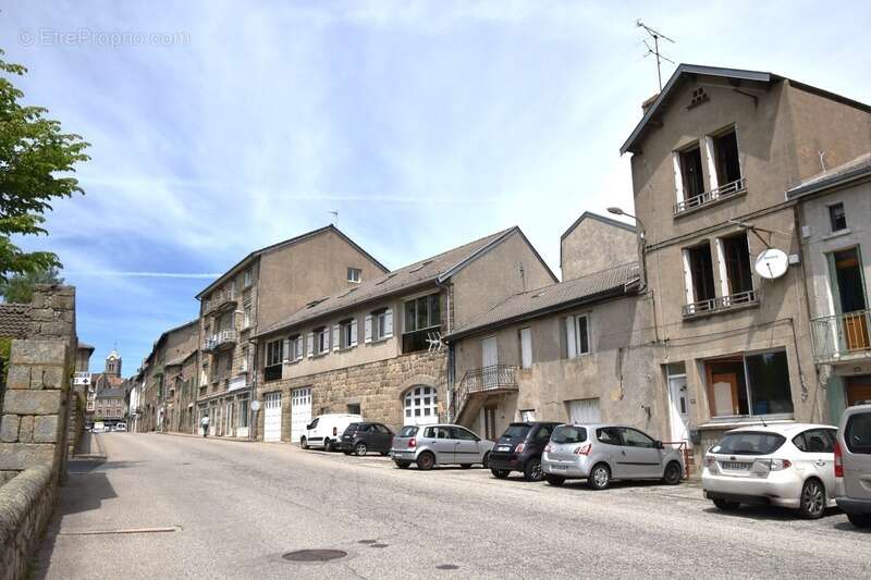 Maison à SAINT-AGREVE