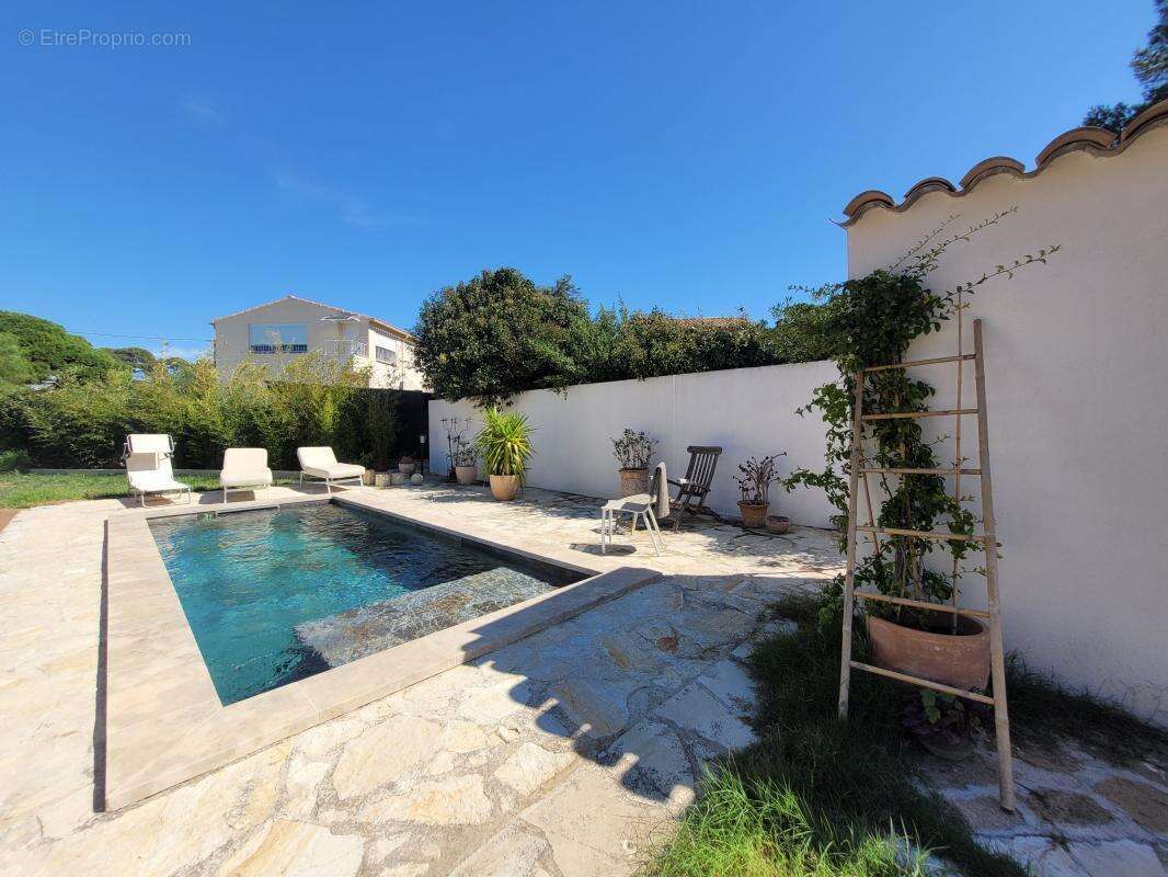 Maison à SIX-FOURS-LES-PLAGES