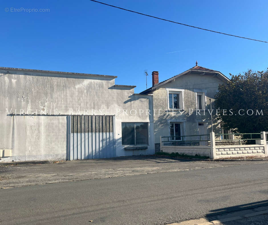 Maison à BORDS