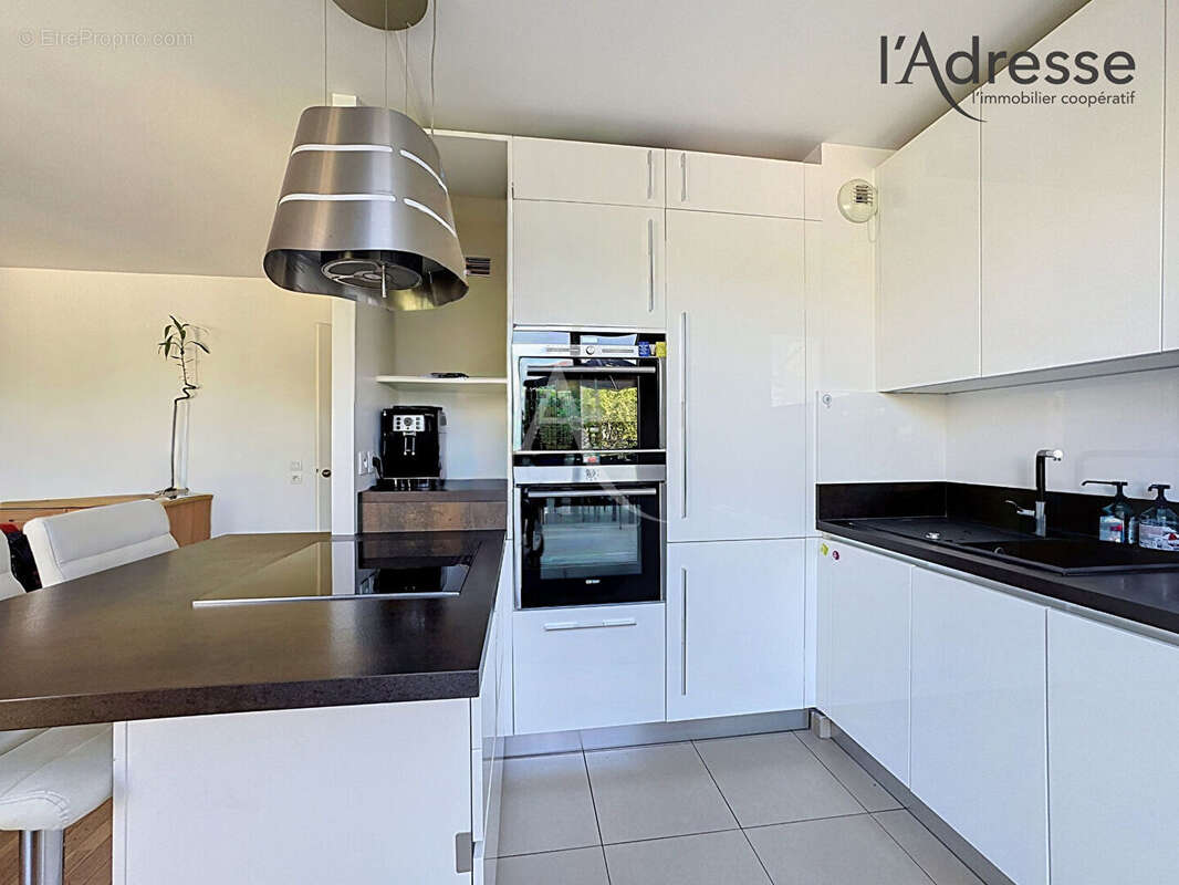 PUTEAUX/ République - Appartement 3 pièces 62m² - 1 Terrasse 16m²  - 1 Parking - 1 Cave - photo 5