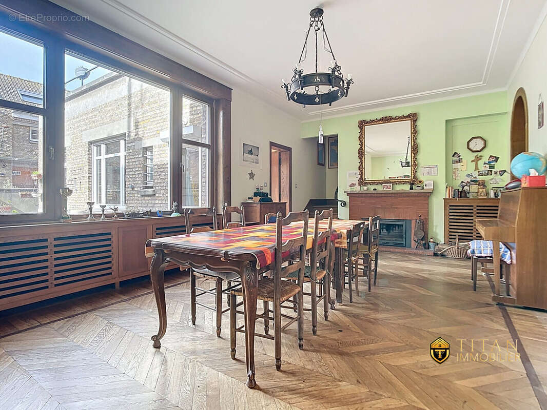  Grande maison de caractère à Dunkerque (59140) - Titan Immobilier   - Maison à DUNKERQUE