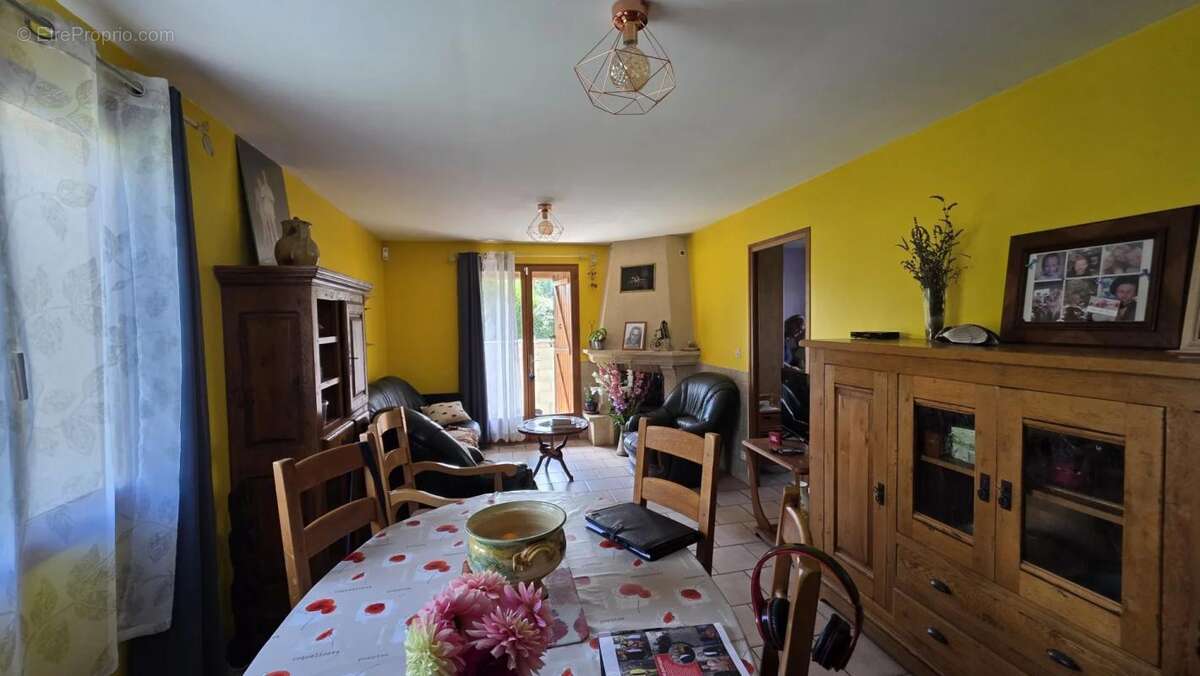 Maison à MILLY-SUR-THERAIN