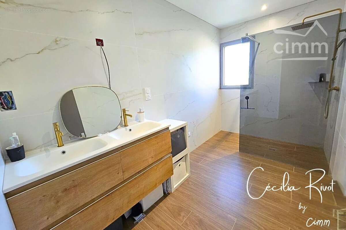 Maison à LA CHAPELLE-AUBAREIL