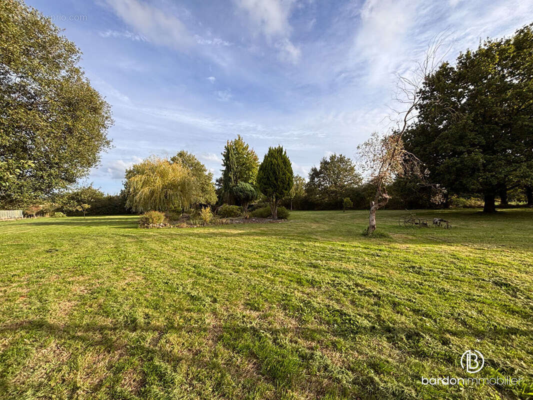 Maison à SAINT-CHRISTOPHE-DU-LIGNERON