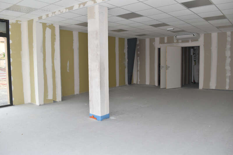 Commerce à AIRVAULT