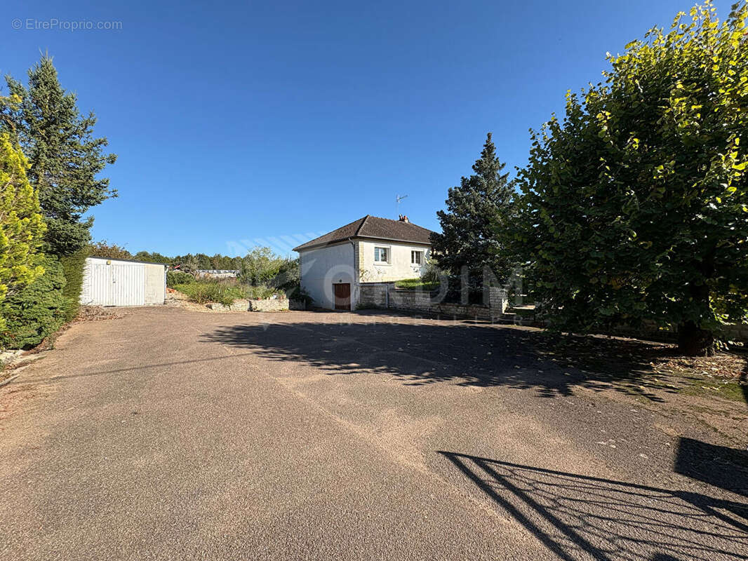 Maison à POILLY-SUR-SEREIN