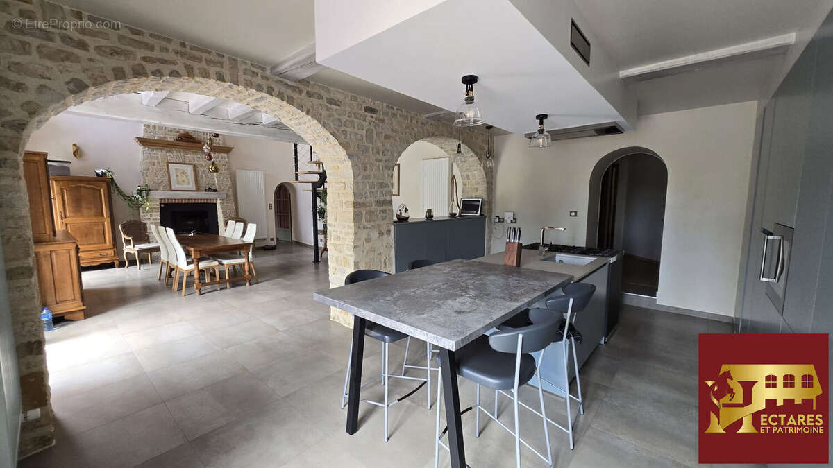 Maison à SAINT-FLORENT-DES-BOIS