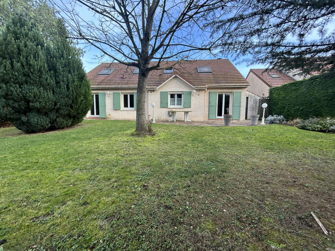 Maison à CLAYE-SOUILLY