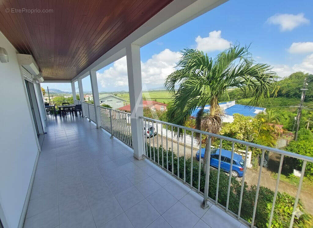 Maison à RIVIERE-SALEE