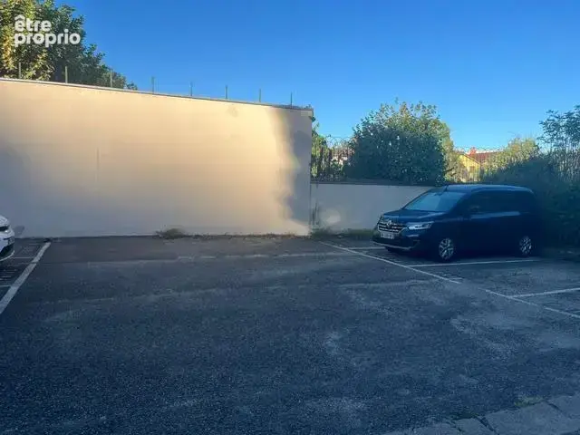 Photo Parking à Caluire-Et-Cuire au prix de 10 000€