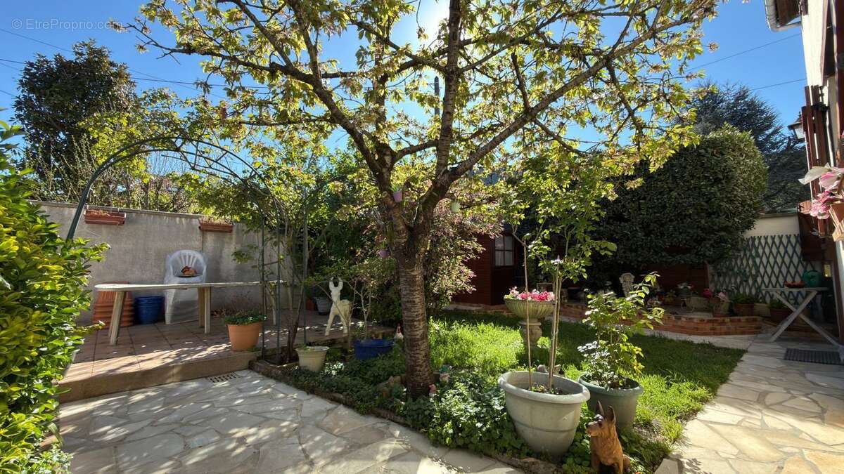 Maison à NEUILLY-SUR-MARNE