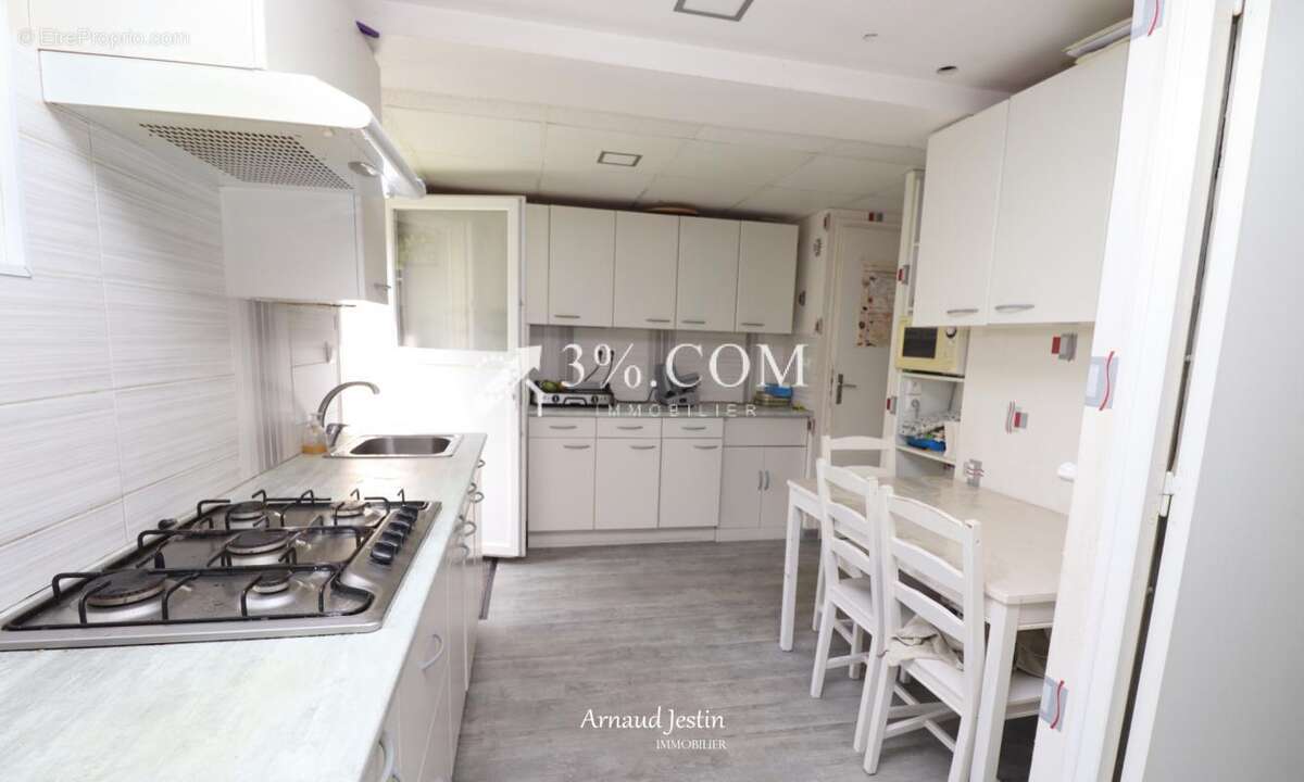 Maison à SAINT-JACQUES-DE-LA-LANDE