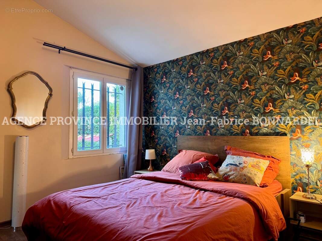 Maison à SAINTE-CECILE-LES-VIGNES