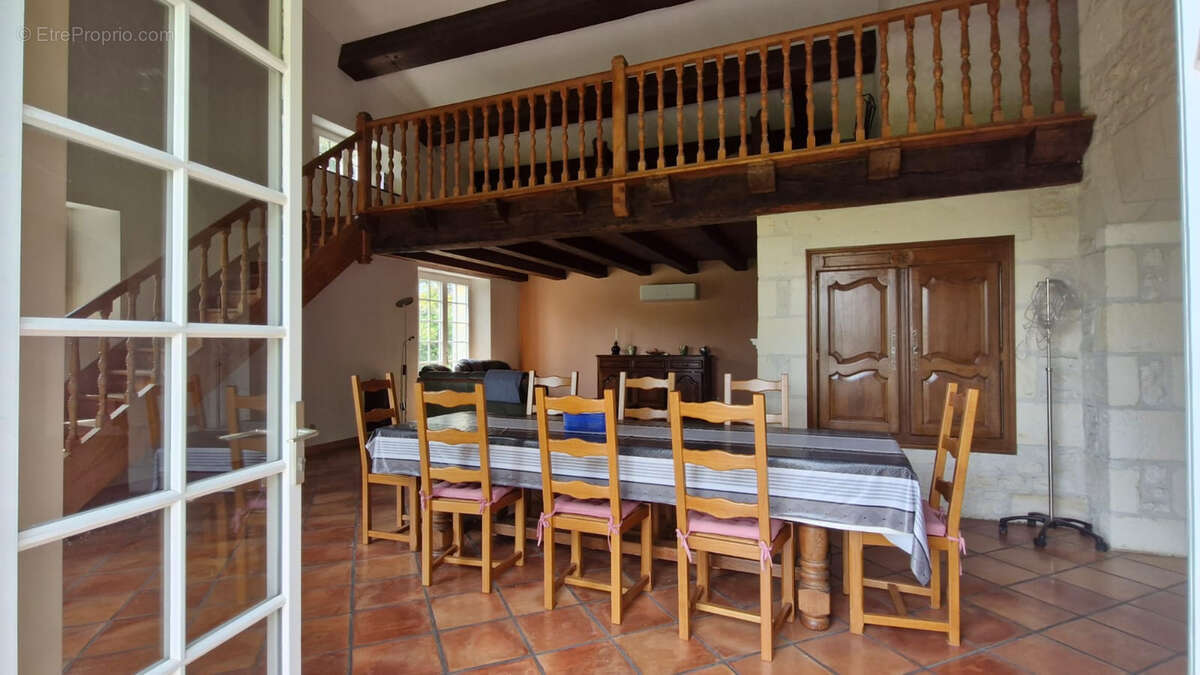 Maison à CHENAC-SAINT-SEURIN-D&#039;UZET