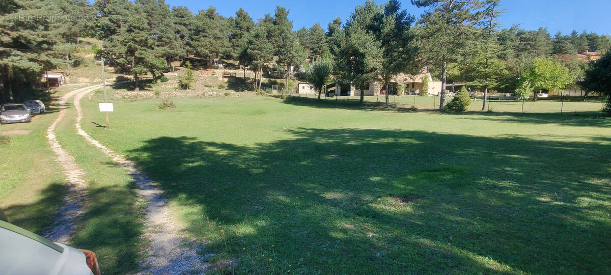 Terrain à LA MARTRE