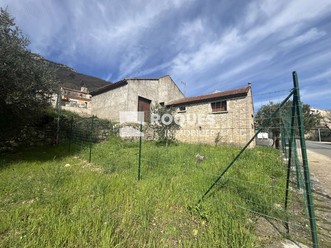 Maison à COLOMBIERES-SUR-ORB
