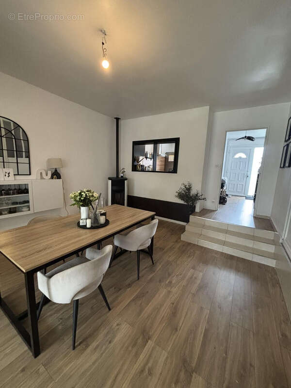 Maison à SAINS-EN-AMIENOIS