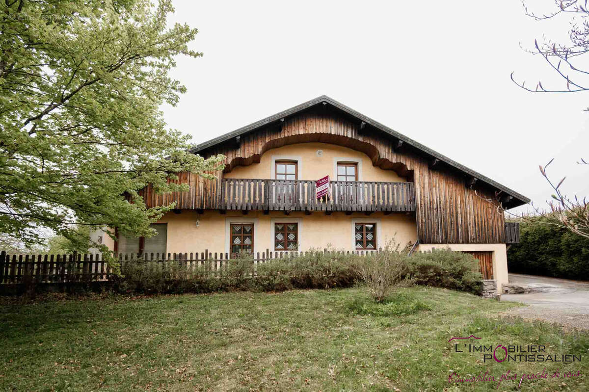 Maison à MAISONS-DU-BOIS-LIEVREMONT