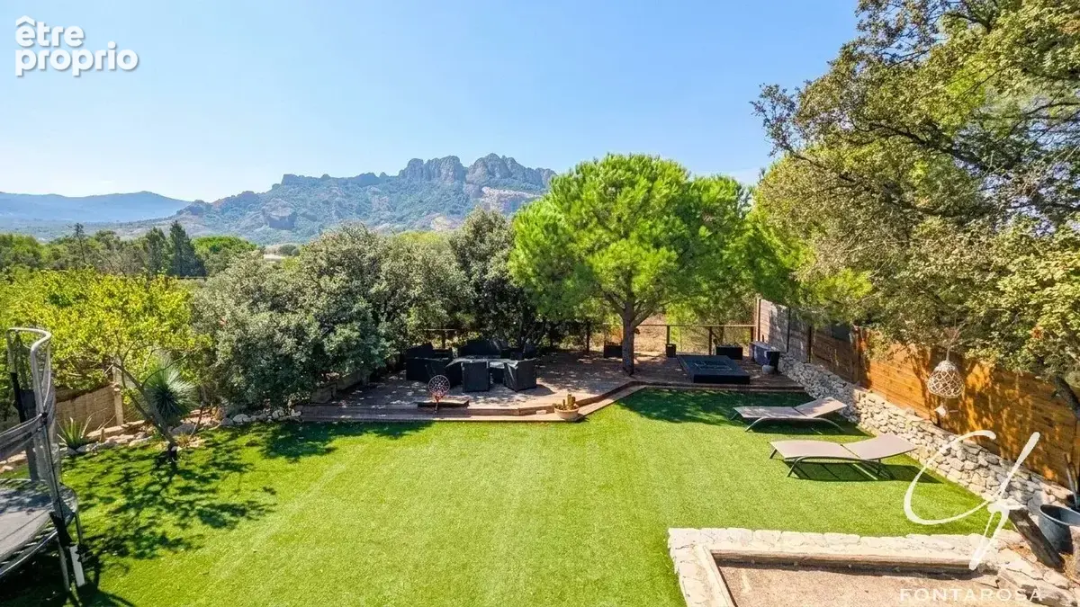 Roquebrune-sur-Argens, villa de plain-pied 5 pièces - photo 3