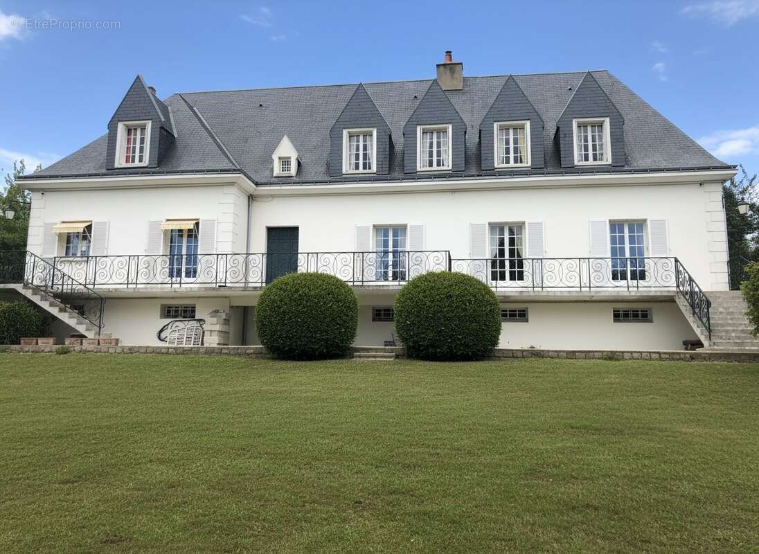 Maison à SAINT-CYR-SUR-LOIRE