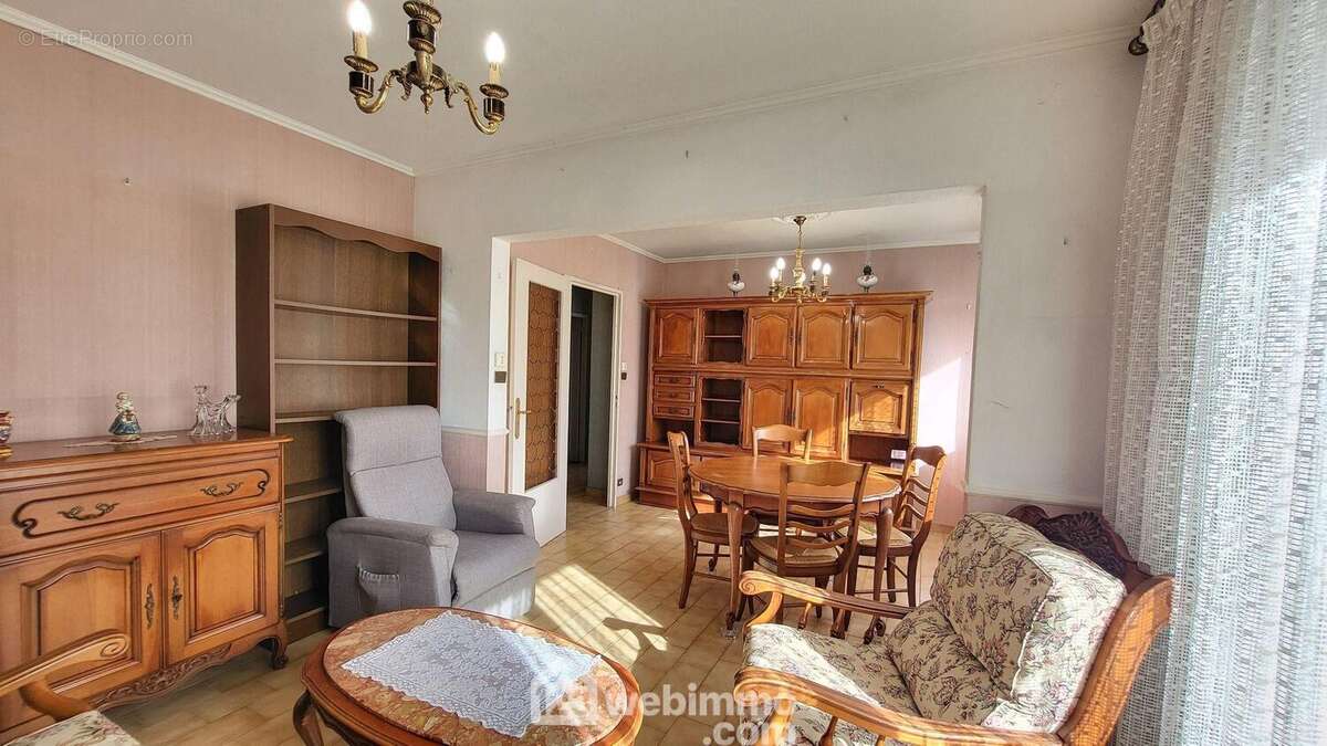 Le séjour double baigné de soleil... - Appartement à SAINT-MARTIN-D'HERES