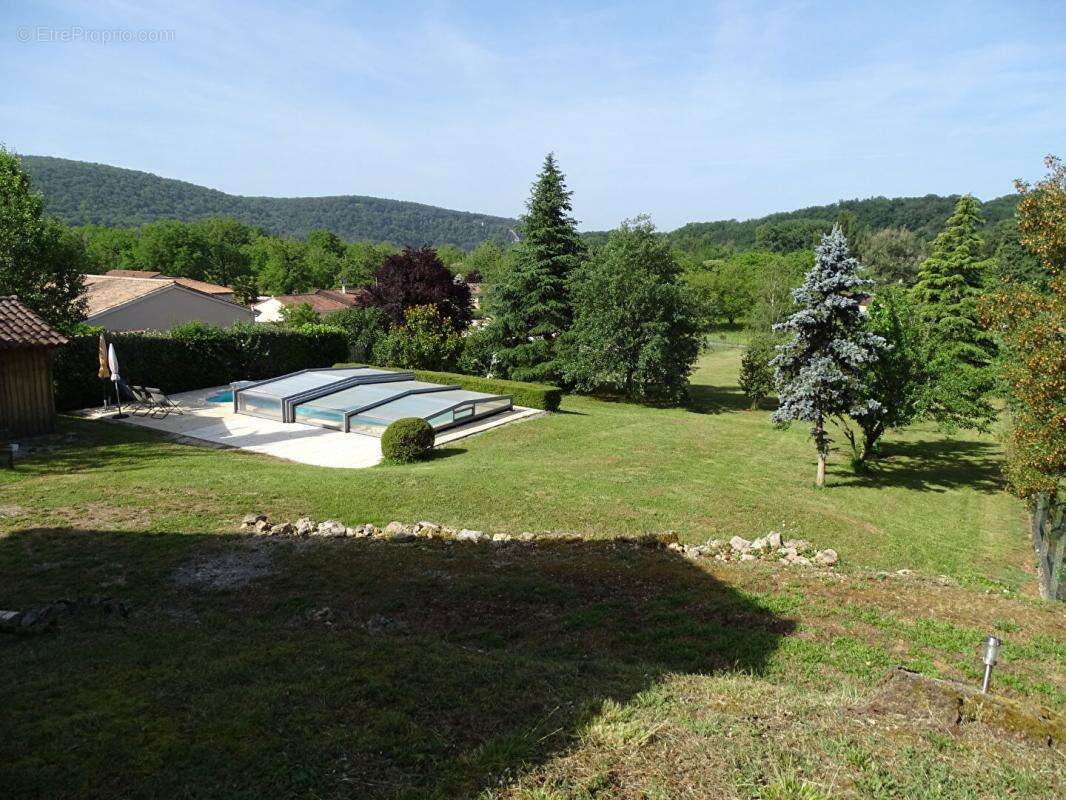 Maison de pays Condat Sur Vezere 10 pièce(s) 236.05 m2 - photo 12