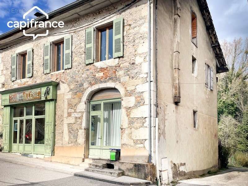 Maison à SAINT-GEOIRE-EN-VALDAINE