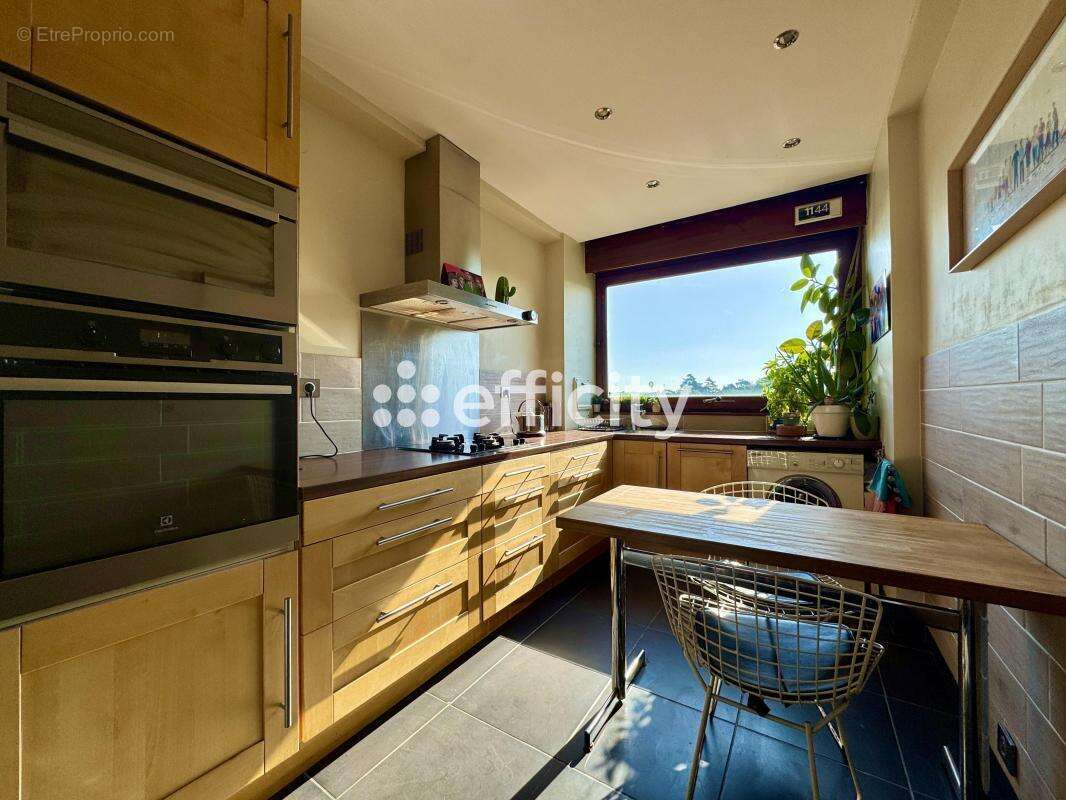 Appartement à LA CELLE-SAINT-CLOUD