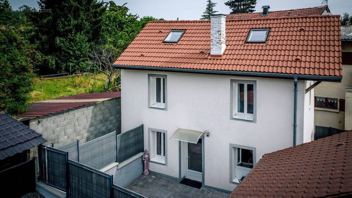 Maison à VETRAZ-MONTHOUX