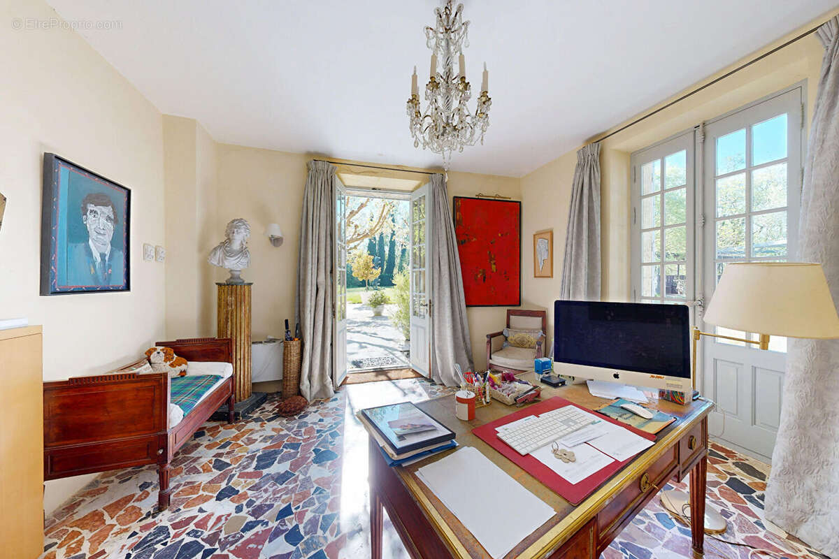 Maison à L'ISLE-SUR-LA-SORGUE