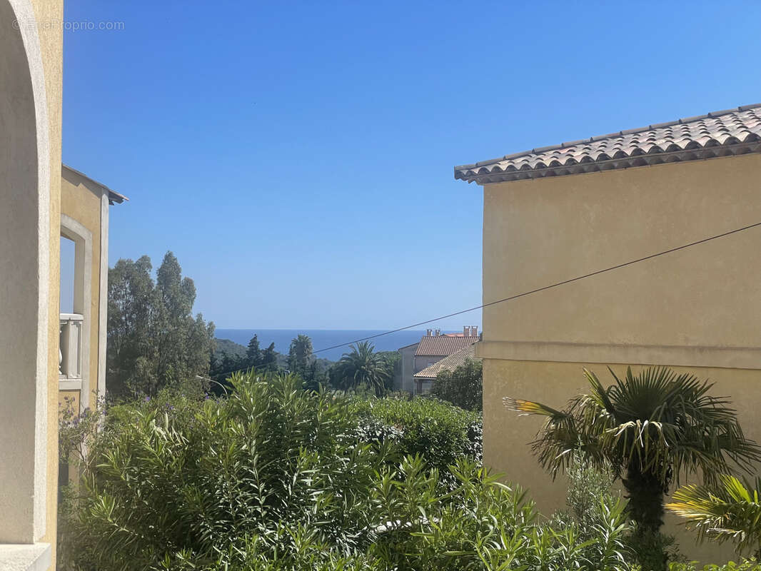 Appartement à LA CROIX-VALMER