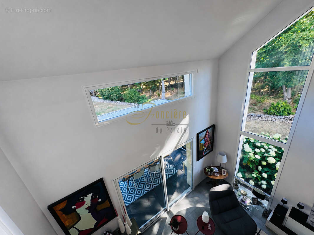 Maison d'architecte avec piscine au bord d'un bois classé - photo 11
