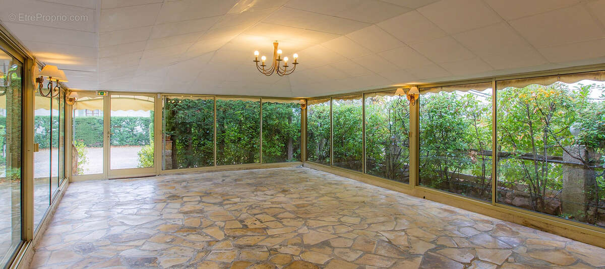 Appartement à VILLECROZE