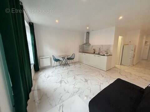 Maison à AVESNES-SUR-HELPE