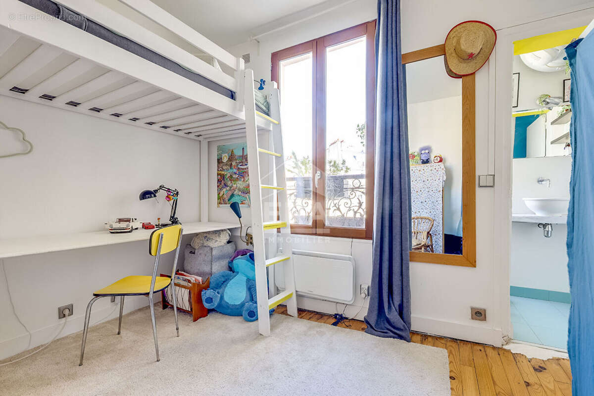 Appartement à PARIS-17E