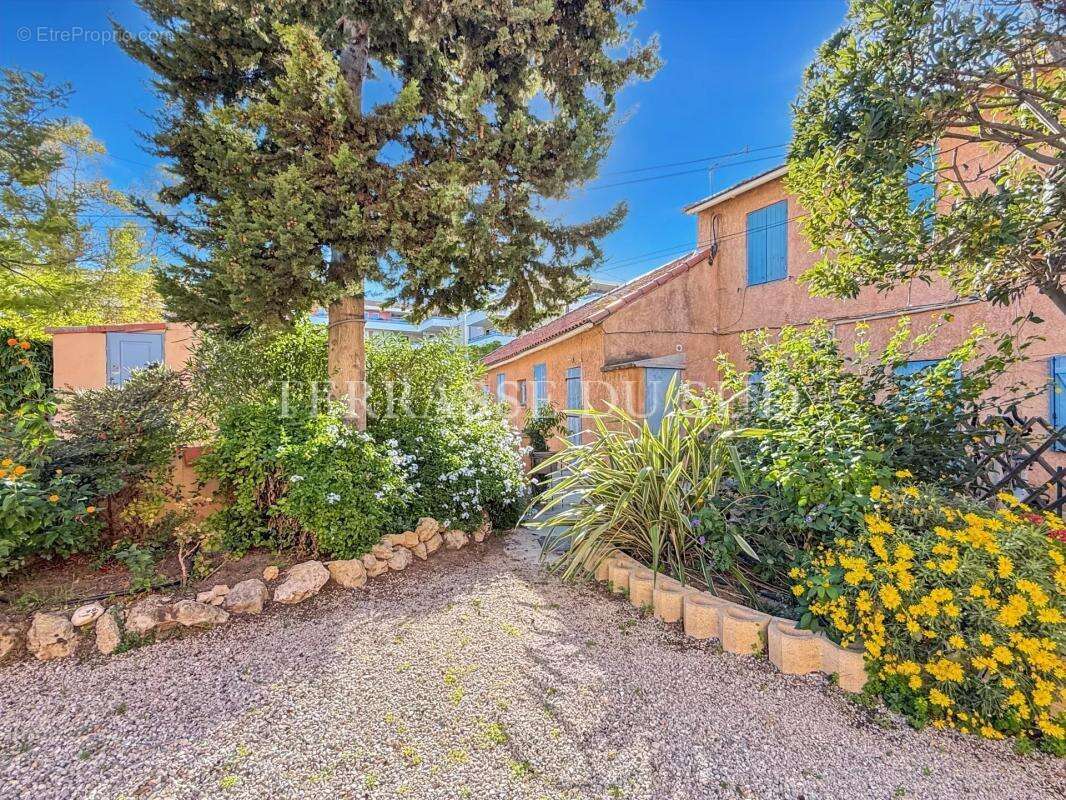 Appartement à MARSEILLE-12E