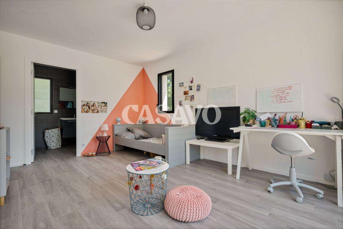 Maison à LE THOLONET