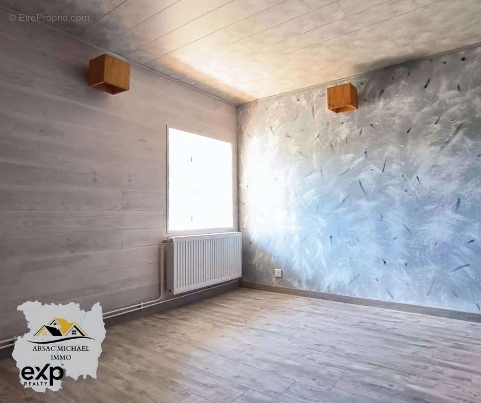 Maison à VERNET-LA-VARENNE