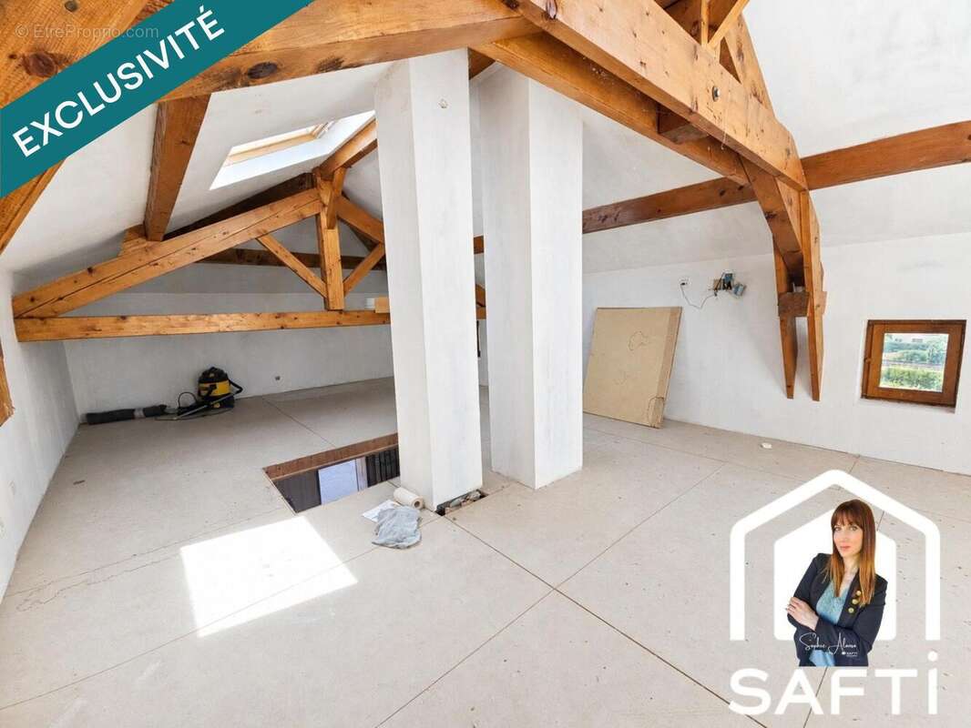 Maison 130 m² à Saint-Hilaire-Du-Rosier  - photo 9