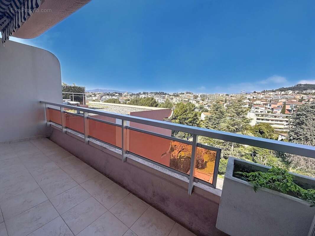 Appartement à LE CANNET