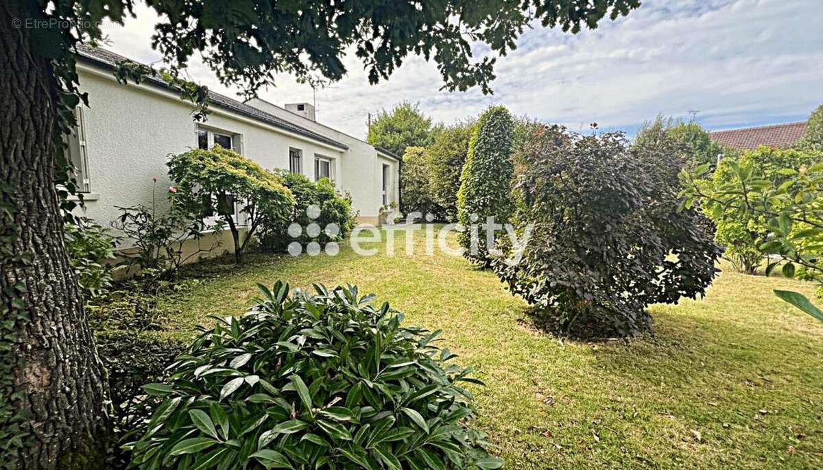 Maison à DAMMARIE-LES-LYS