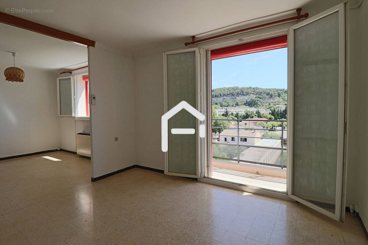Appartement à SAINT-CHAMAS