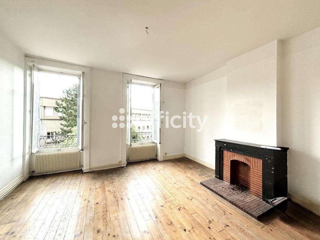 Appartement à SAINT-ETIENNE