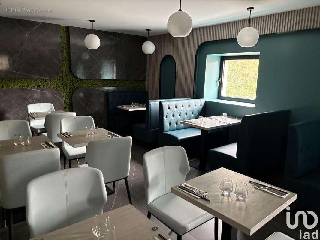 Photo 2 - Commerce à LES ULIS