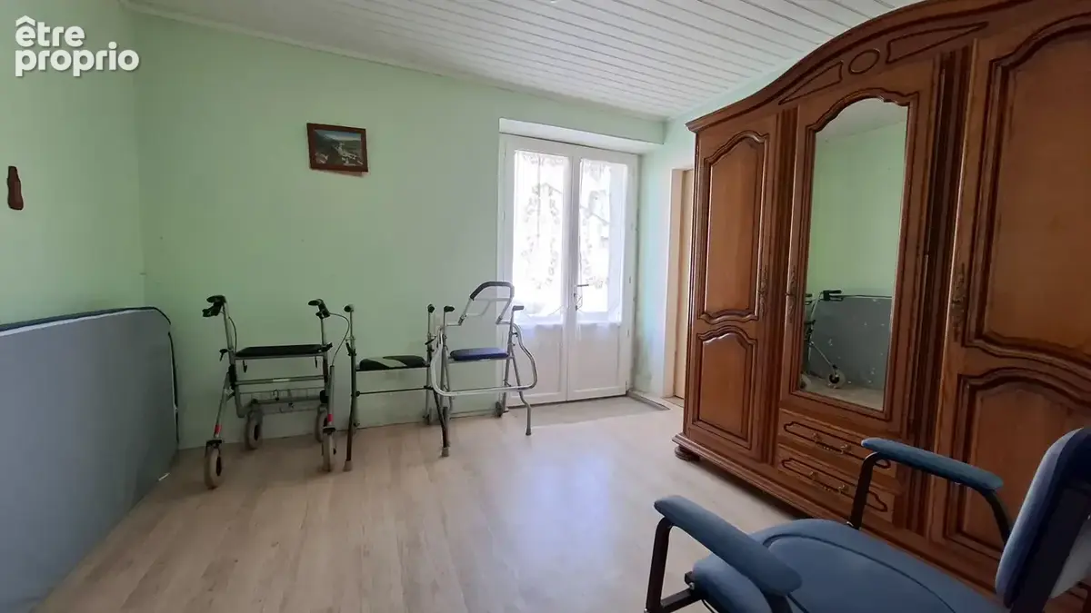 Grande maison familiale, 4 chambres, garage et dépendances. - photo 5