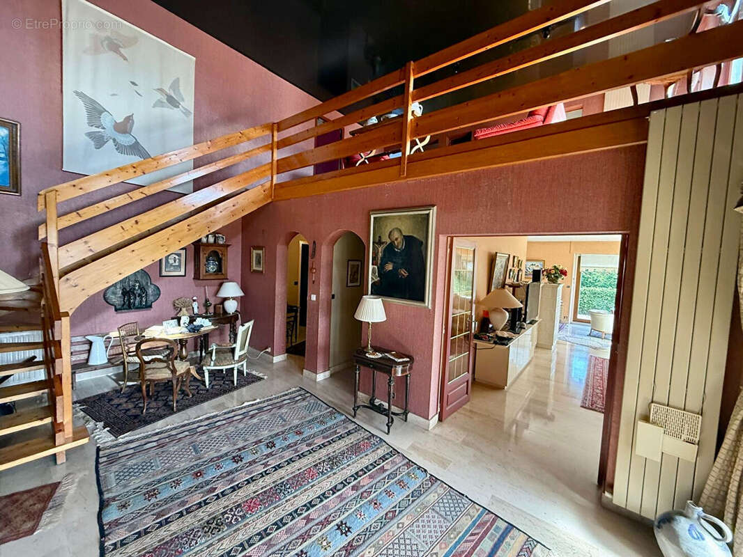 Maison à MADONNE-ET-LAMEREY