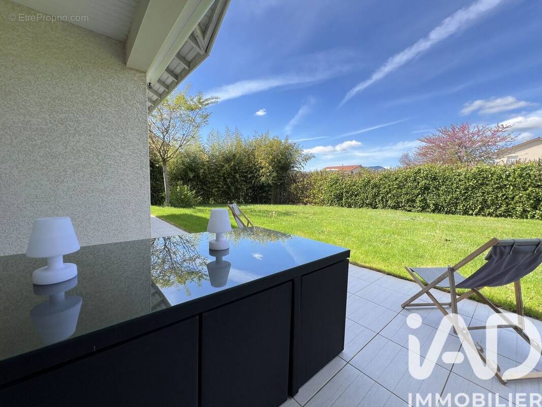 Photo 1 - Maison à LA BUISSE