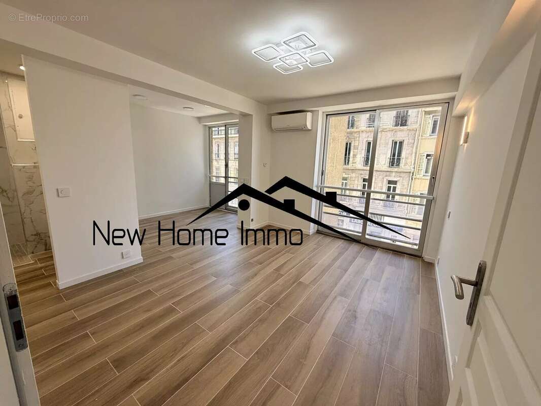 Appartement à MARSEILLE-6E